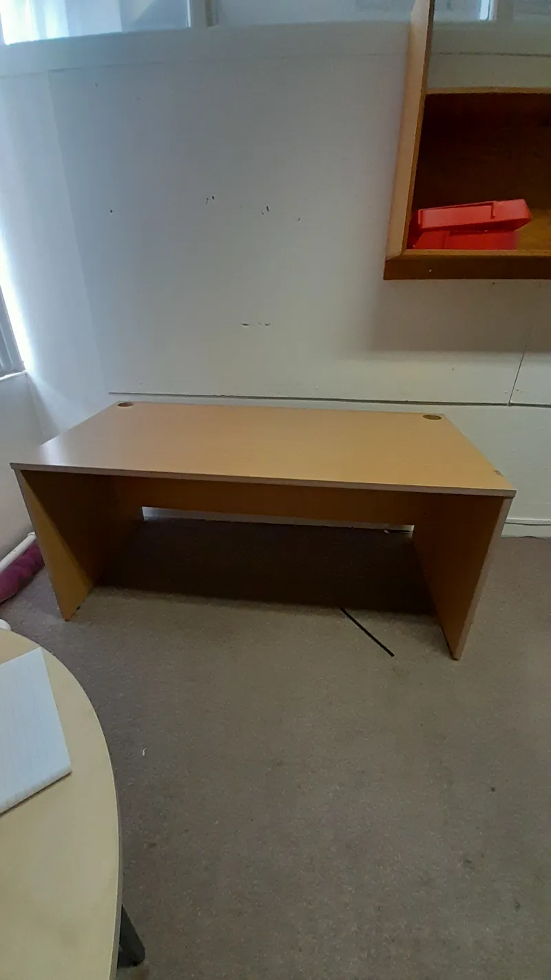 1 x office desk